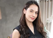 Kisah Cinta Pevita Pearce yang Penuh Warna: Dari Hubungan Masa Lalu hingga Kabar Terbaru